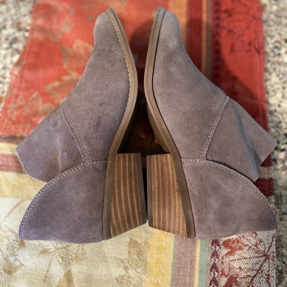 Lucky Brand Fahmida suede ankle booties size 8.5 NWOT - Picture 9 of 10